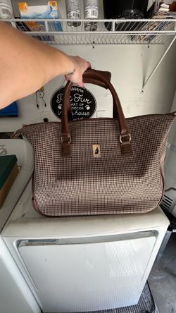 London Fog Roller Suitcase