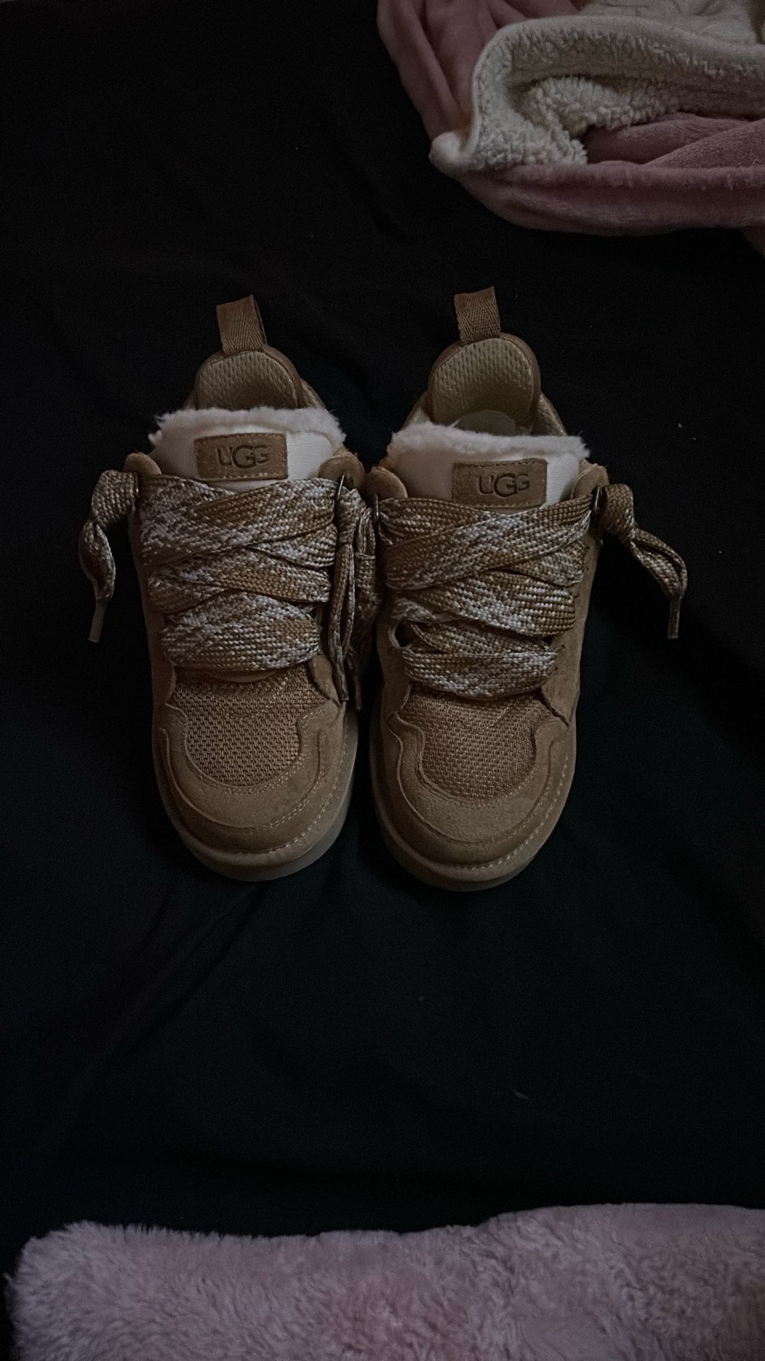 UGG SNEAKERS