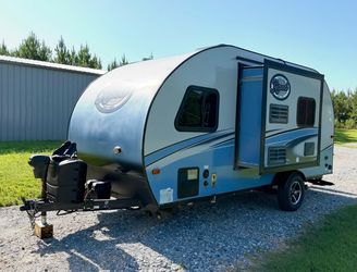 Camper/R-Pod 180