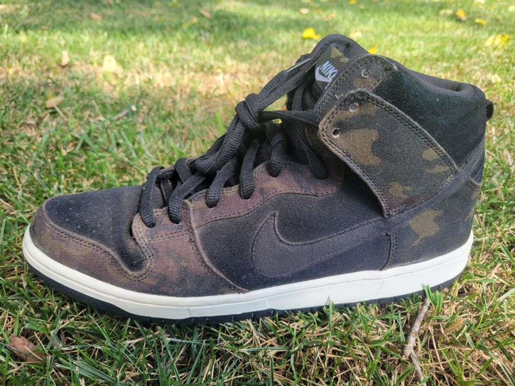 Nike SB Dunk High Iguana Camo