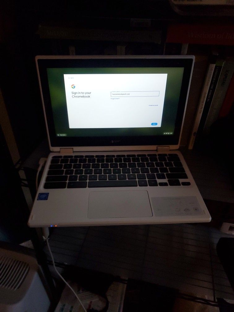 Acer Chromebook R 11 - Convertible 2-in-1, Great Condition, Perfect for Browsing & Light Use!