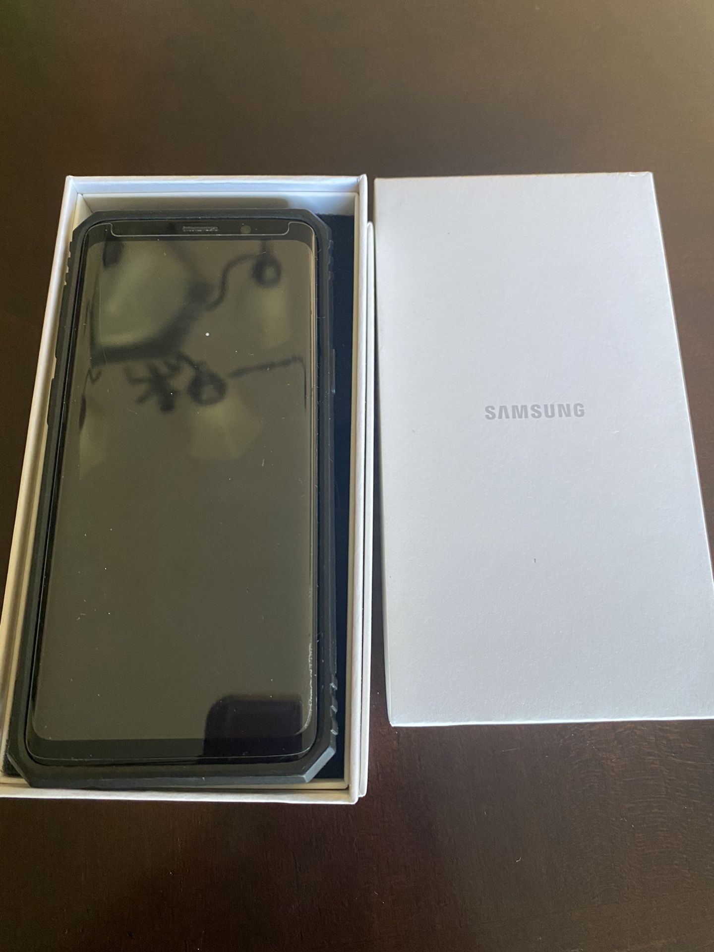 Unlocked Samsung S9 With Extras