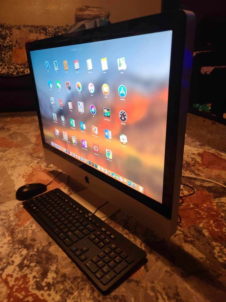 Computadora De Escritorio Apple Imac De 21.5 Pulgadas Procesador i3 Con Programas