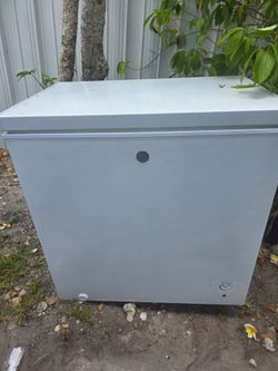 GE Chest freezer-7 cu.ft