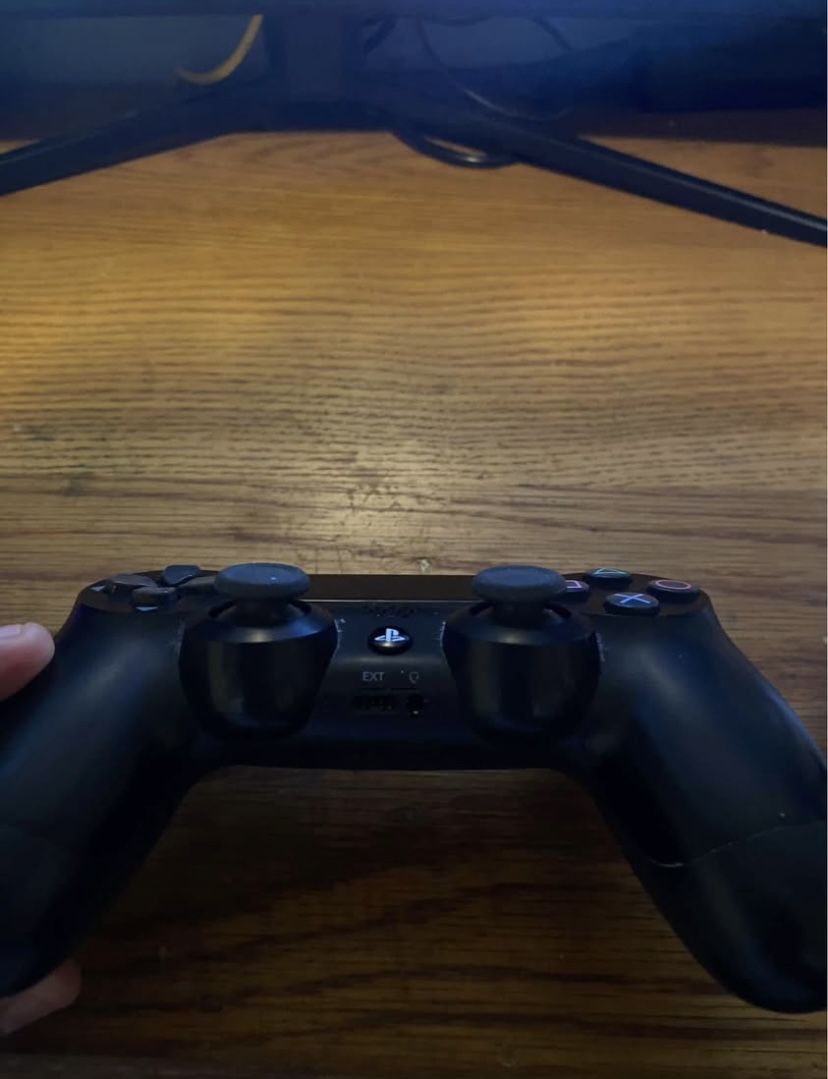 PS4 Controller