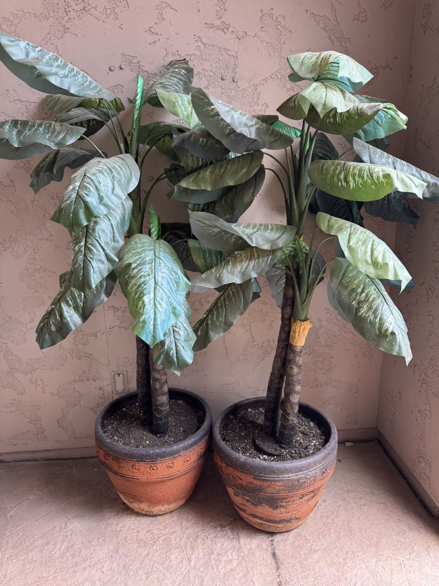 6’ Fake Plants