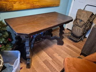 Nice Used vintage wooden living room entry table.