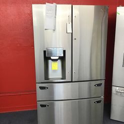 New Scratch And Dent LG 28 Cu Ft Grab And Go Stainless Steel French Door Fridge It’s Bottom Freezer. 1 year Warranty 