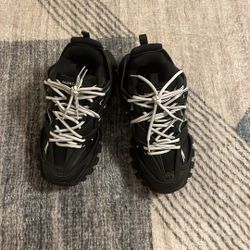 balenciaga tracks black no led
