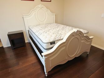Lovely White Full-Size Bed with Mattress