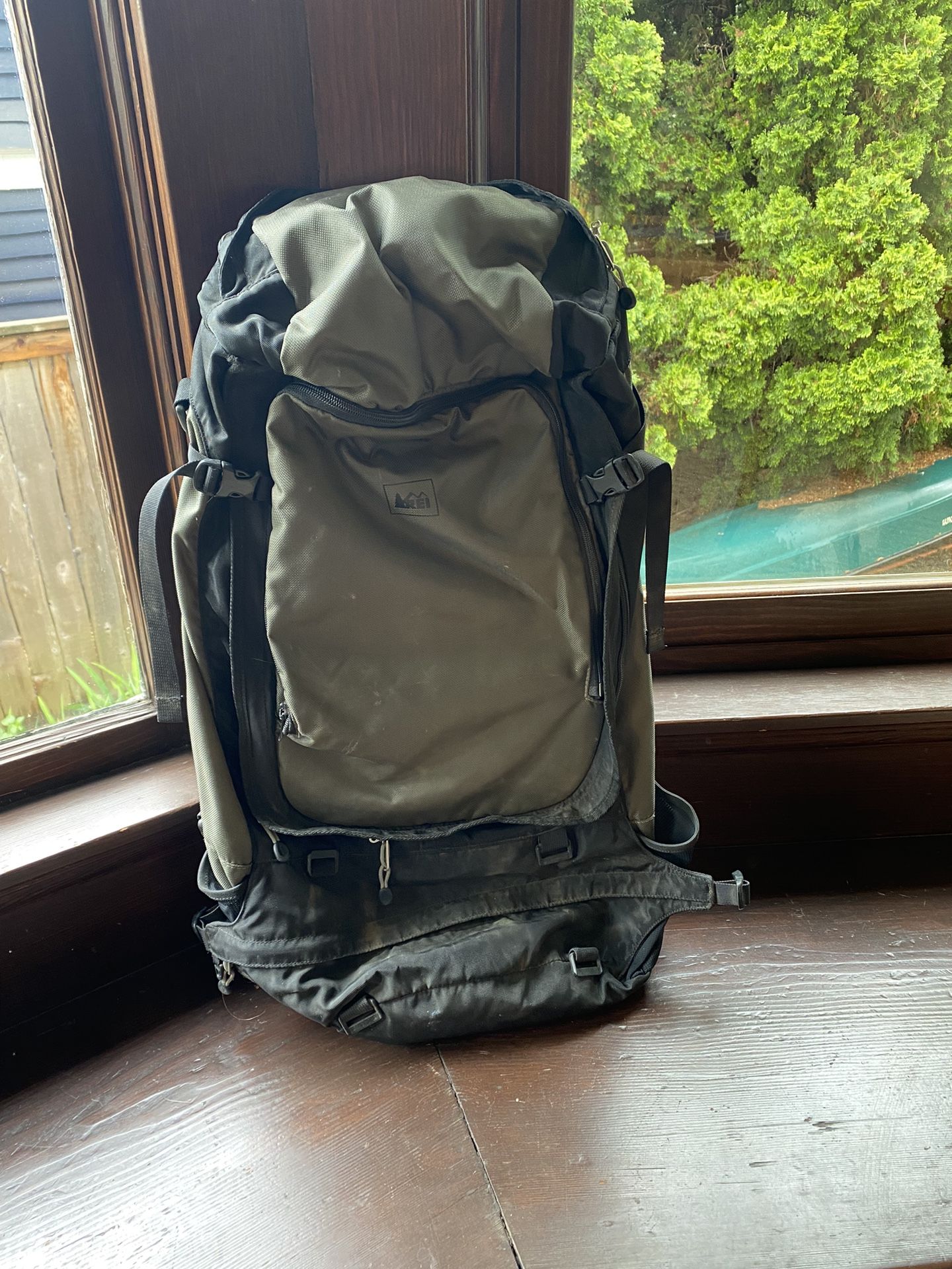 REI Backpacking Backpack / Carry-on / Travel Bag