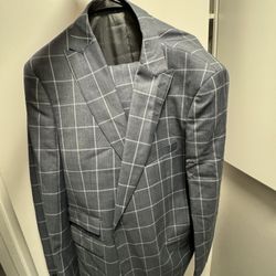 50L/36W Suit, Peak Lapel
