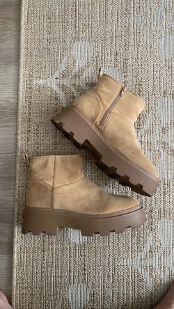 Universal thread size 11 platform boots