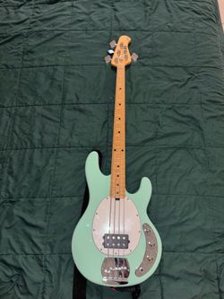 Ernie Ball Sub Sterling bass