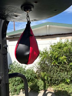 BOXING POUNCH BAG AND BASE
