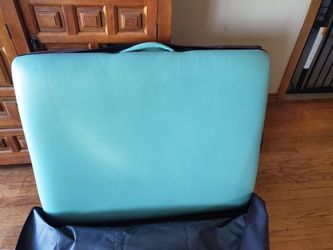 Earthlite Massage Table