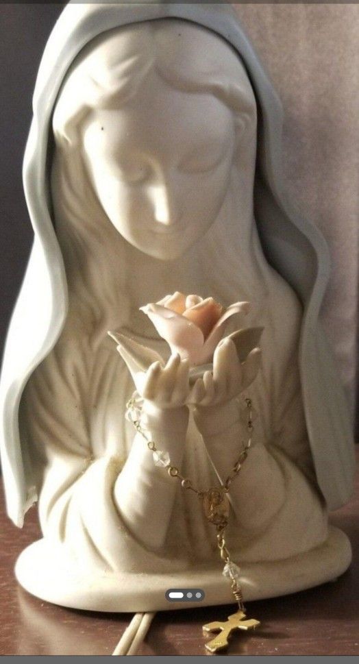 
LOW PRICE FRIDAY 5/3!! Porcelain Madonna Prayer/ Night Light