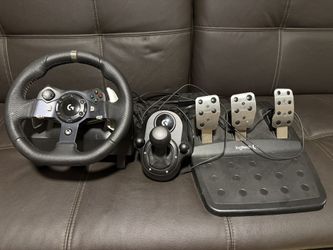 Logitech G920 Driving Force Racing Wheel