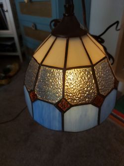 Stained glass pendant lamp