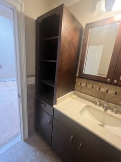 Beautiful Vanity, Sink, Countertop , Towel Tower