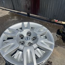 Nissan Altima Wheel Cover