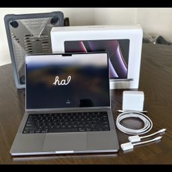 MacBook Pro 14” (2023) – M2 Pro / 16GB RAM / 1TBB SSD – Space Gray