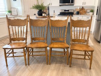 Set of 4 Solid Oak Vintage Dining Chairs – Carved High Back Spindle Chairs
