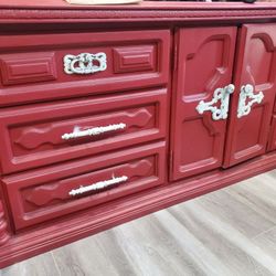Dresser