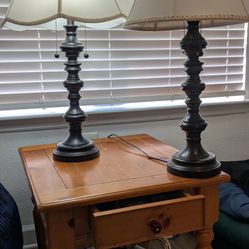 One End Table And 2 Lamps