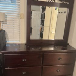 6 Drawer Dresser With Mirror 