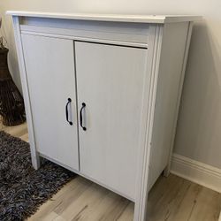 entry way Dresser/table 32x19” With Shelves 