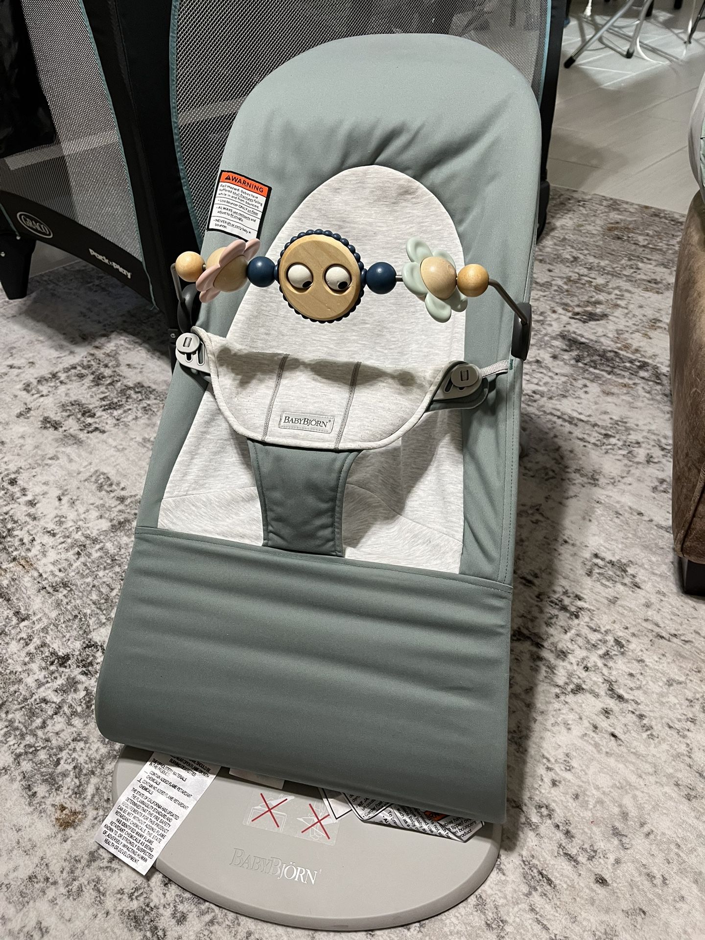 BabyBjorn Bouncer with wooden toy attachment !! Used 1 Time!!