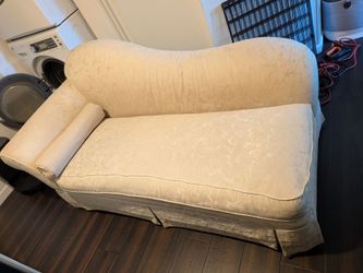 Chaise lounge / couch