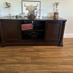 Wood console with shelves and two doors (with shelves as well)