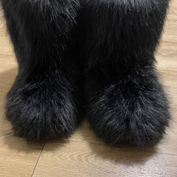 Black Fur boots