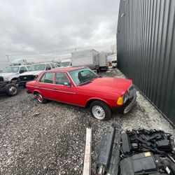 Mercedes 240d Parts Car