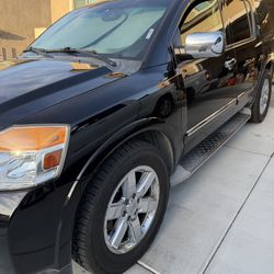 Nissan armada Platinum 2011