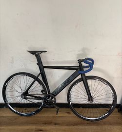 Throne track bike