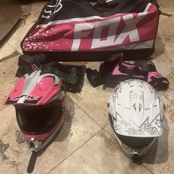 Girl’s Motocross/Dirt Bike Set! Bag, Helmets, Chest Protector, Pads! 