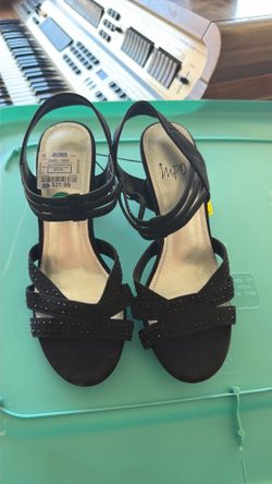 Black shoes