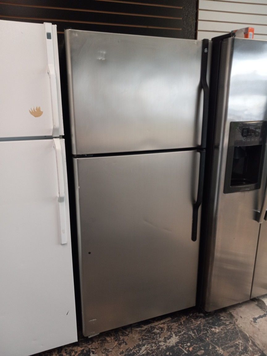 Top & Bottom Fridges Available