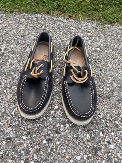 Brand new. Men’s boat shoes. Great quality and brand. Size is 9.5