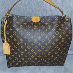 Louis Vuitton Graceful MM 
Monogram Shoulder Bag 