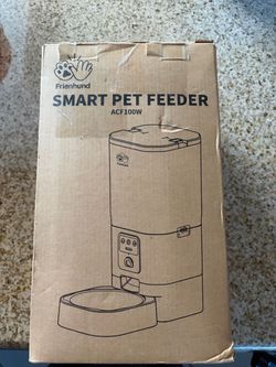 Smart pet feeder Camera and Voice activated