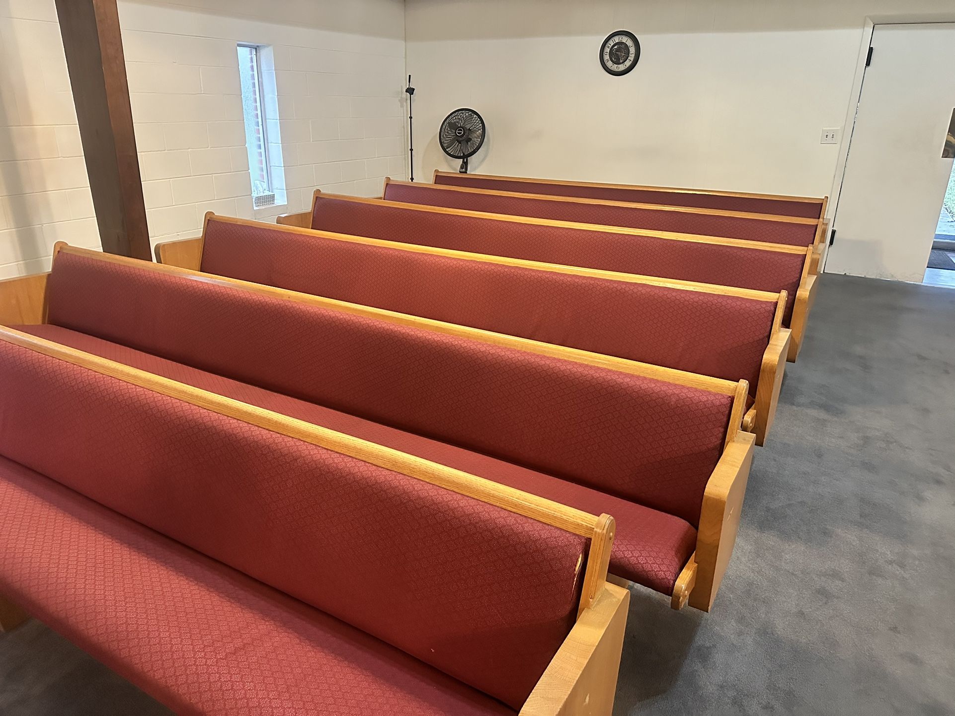 Church Pews 15 Pews at $20 Dollars A Pew Or OBO must Own Shipping Transportation