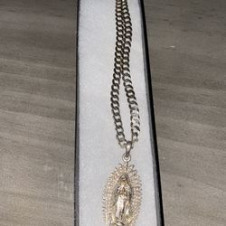24inch silver chain with pendant 