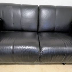 Loveseat 