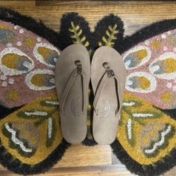 Women’s “New” Without tags Rainbow Flip Flops 