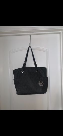 Michael Kors Logo Jet Set Tote 