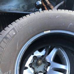 Michelin Defender 295/70/18